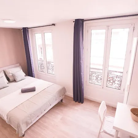 Hotel Royal De France 10 *